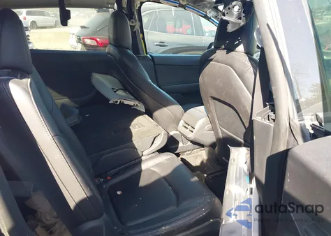 2022 Tesla Model Y Long Range Dual Motor All-Wheel Drive z USA, uszkodzony, nr VIN 7SAYGAEE4NF400129